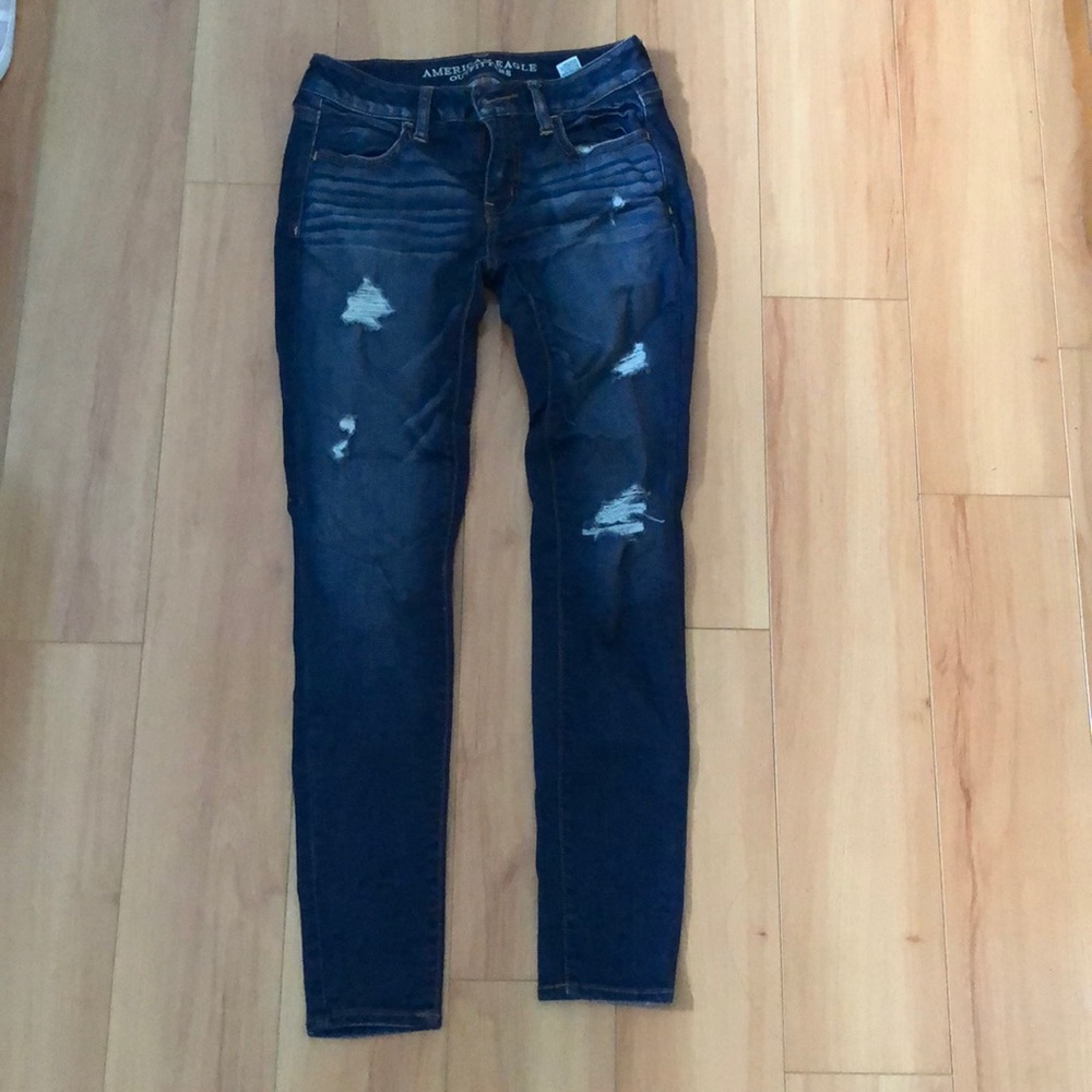 Ripped dark wash american eagle jeggings